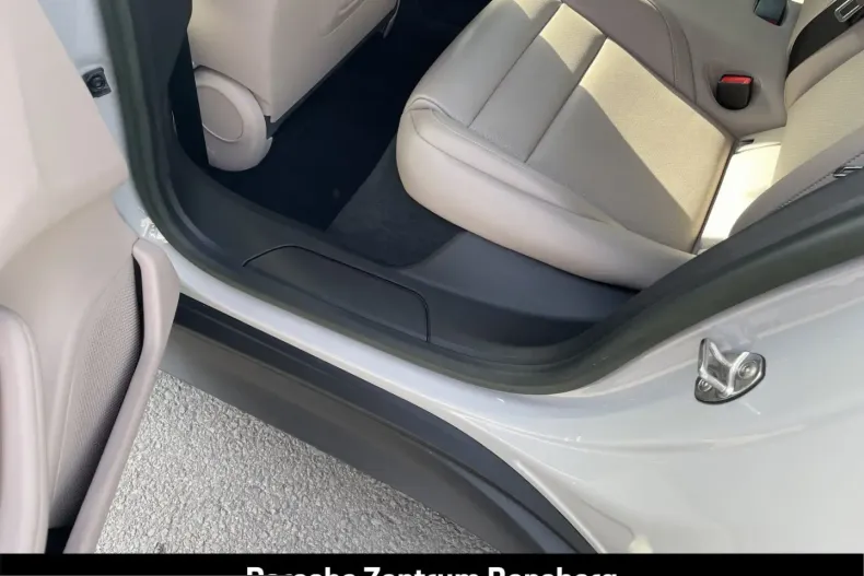 Porsche Taycan din 2023 cu 28.200 km - oferta POR199114 - foto 27