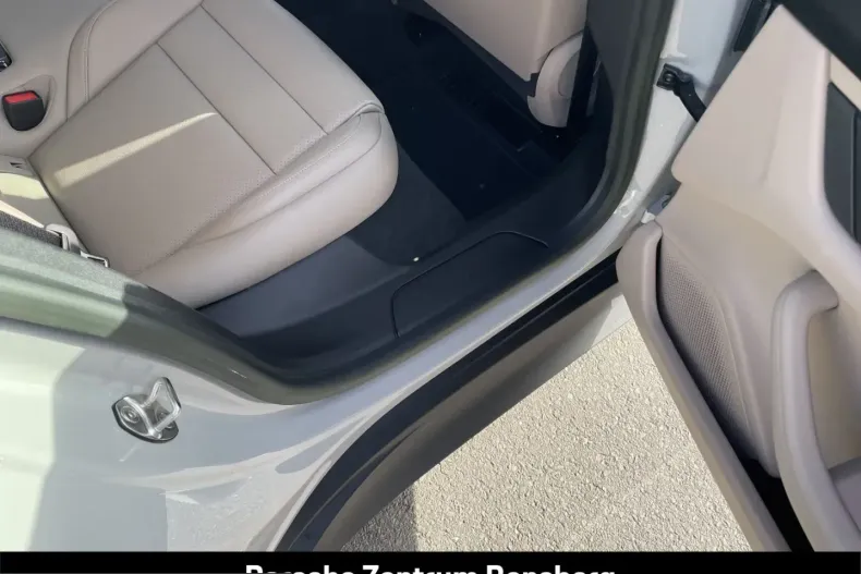 Porsche Taycan din 2023 cu 28.200 km - oferta POR199114 - foto 28