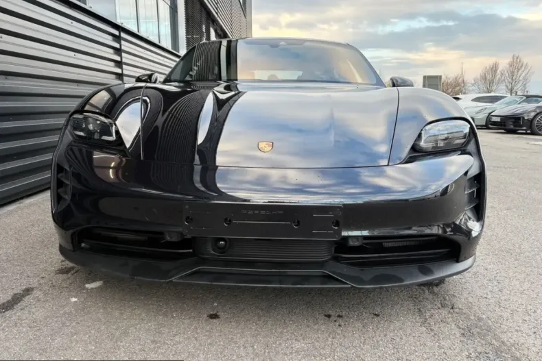 Porsche Taycan din 2022 cu 37.800 km - oferta POR199116 - foto 3