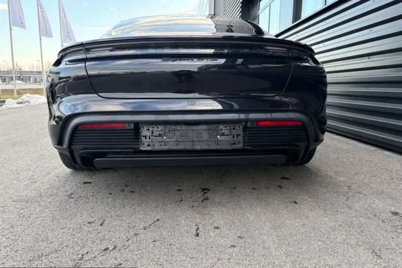 Porsche Taycan din 2022 cu 37.800 km - oferta POR199116 - foto 9