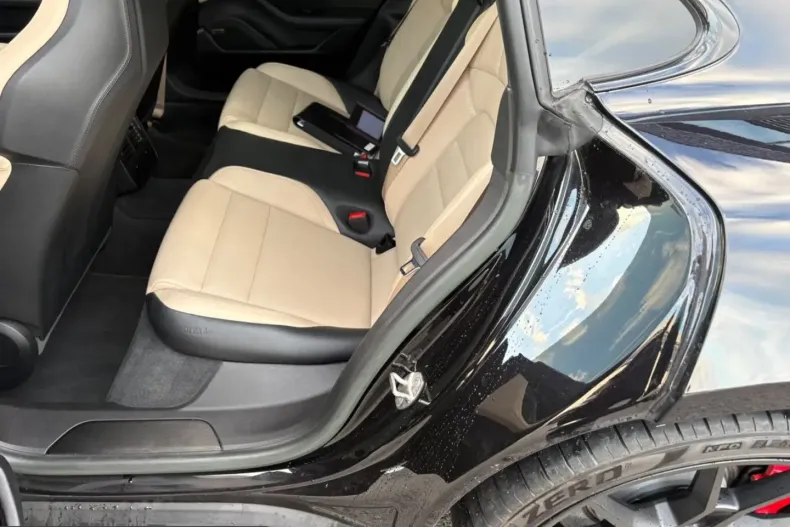 Porsche Taycan din 2022 cu 37.800 km - oferta POR199116 - foto 18