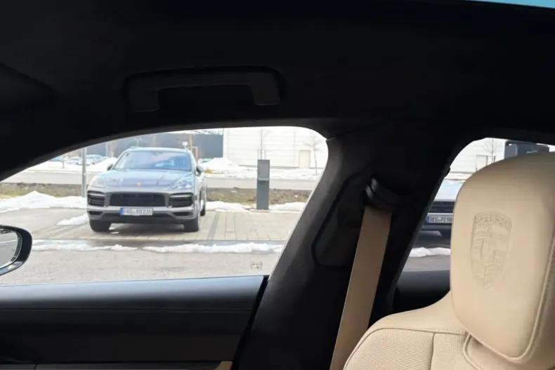 Porsche Taycan din 2022 cu 37.800 km - oferta POR199116 - foto 26