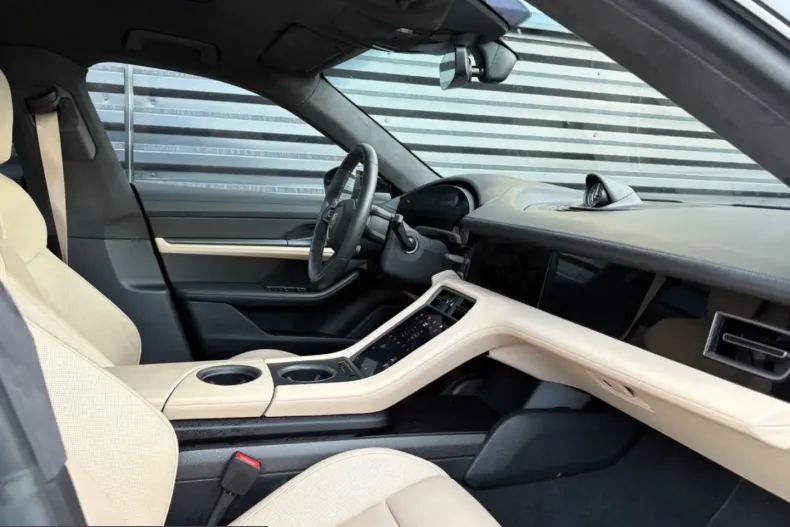 Porsche Taycan din 2022 cu 37.800 km - oferta POR199116 - foto 29