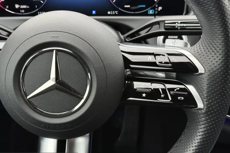 Mercedes-Benz E 200 (Clasa E) din 2024 cu 9.400 km - oferta MER199122 - foto 15