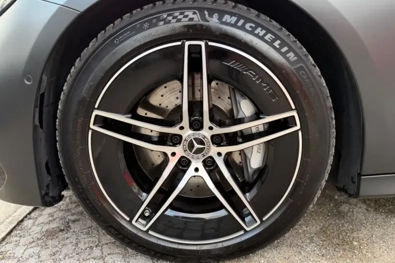 Mercedes-Benz E 200 (Clasa E) din 2024 cu 47.208 km - oferta MER199123 - foto 8