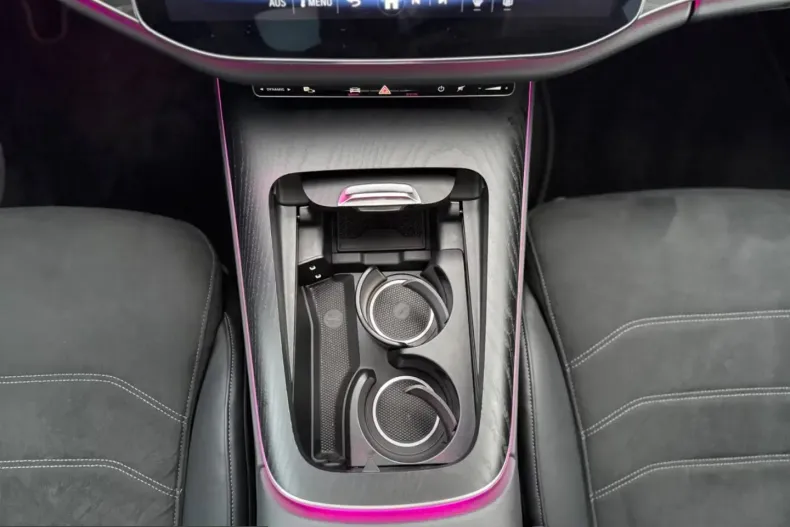 Mercedes-Benz E 200 (Clasa E) din 2024 cu 47.208 km - oferta MER199123 - foto 13