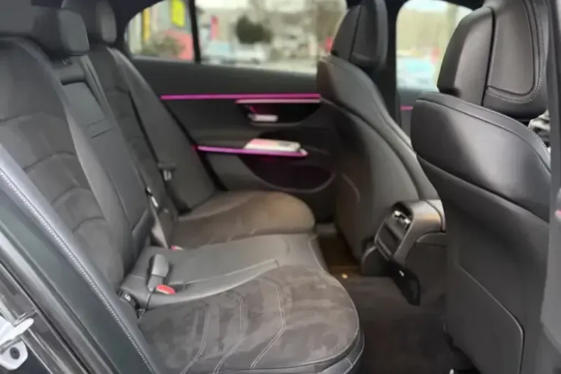 Mercedes-Benz E 200 (Clasa E) din 2024 cu 47.208 km - oferta MER199123 - foto 17