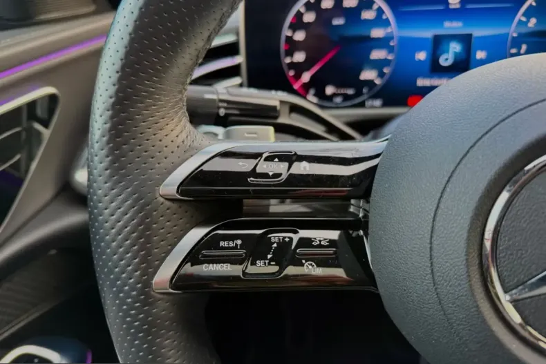 Mercedes-Benz E 200 (Clasa E) din 2024 cu 47.208 km - oferta MER199123 - foto 28