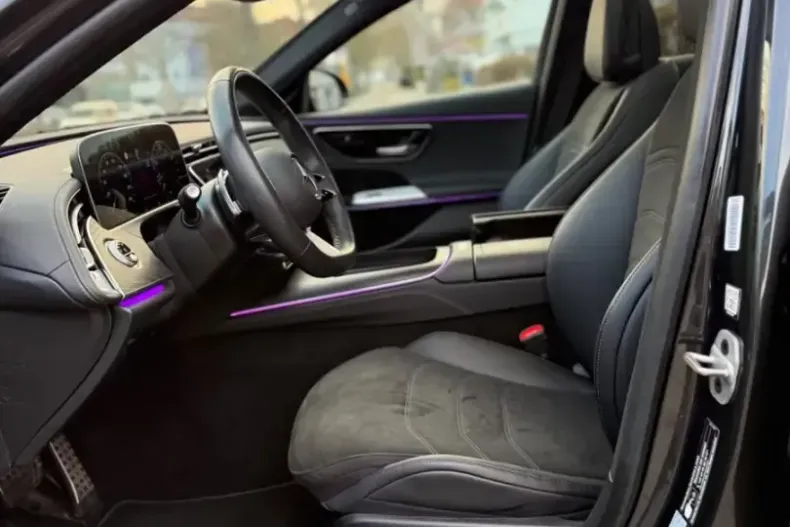 Mercedes-Benz E 200 (Clasa E) din 2024 cu 47.208 km - oferta MER199123 - foto 31