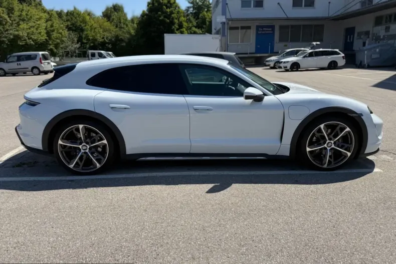 Porsche Taycan din 2022 cu 29.000 km - oferta POR199124 - foto 7