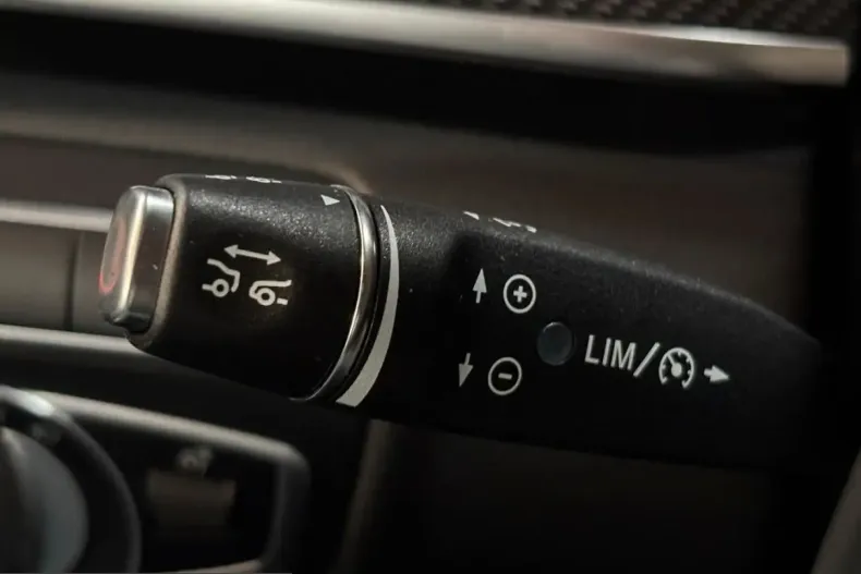 Mercedes-Benz V 300 (Clasa V) din 2024 cu 39.950 km - oferta MER199136 - foto 13