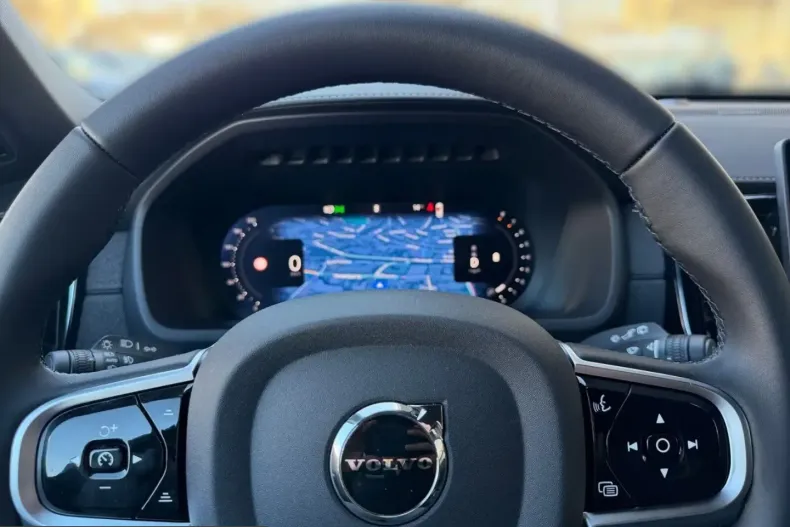 Volvo XC90 din 2026 cu 4.990 km - oferta VOL199138 - foto 8