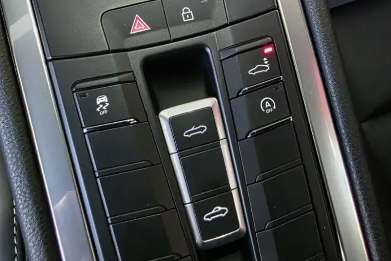 Porsche Boxster din 2024 cu 4.150 km - oferta POR199141 - foto 38