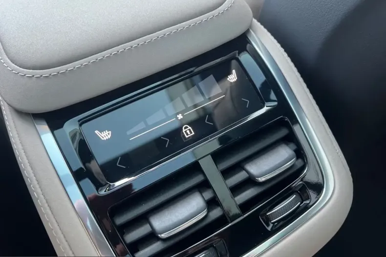 Volvo XC90 din 2026 cu 1.998 km - oferta VOL199146 - foto 14