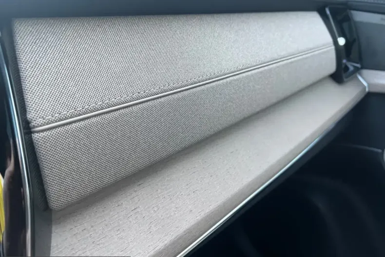 Volvo XC90 din 2026 cu 1.998 km - oferta VOL199146 - foto 22