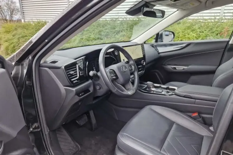 Lexus NX 450h din 2024 cu 11.312 km - oferta LEX199156 - foto 2