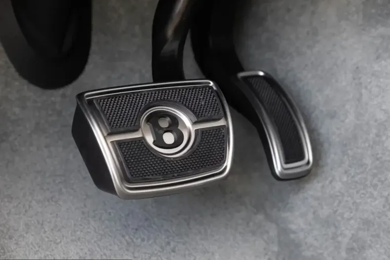 Bentley Bentayga din 2025 cu 6.900 km - oferta BEN199185 - foto 12