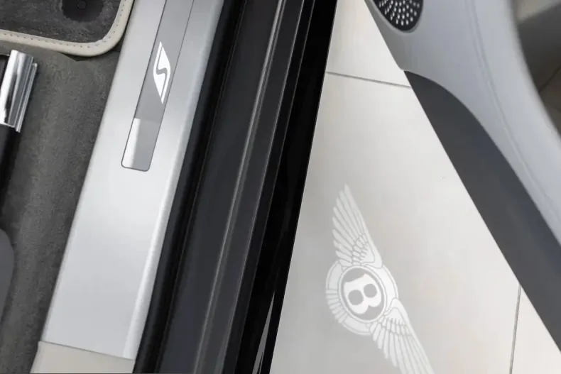 Bentley Bentayga din 2025 cu 6.900 km - oferta BEN199185 - foto 24