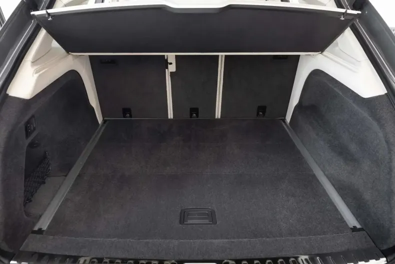 Bentley Bentayga din 2025 cu 6.900 km - oferta BEN199185 - foto 27