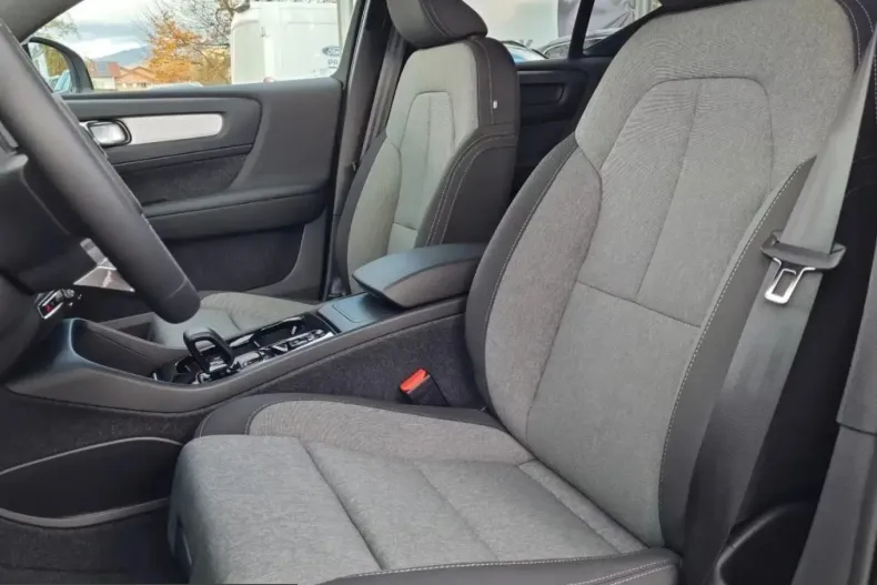 Volvo XC40 din 2024 cu 23.500 km - oferta VOL199188 - foto 8