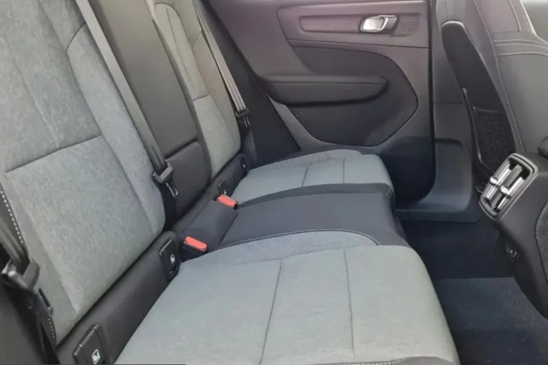 Volvo XC40 din 2024 cu 23.500 km - oferta VOL199188 - foto 13