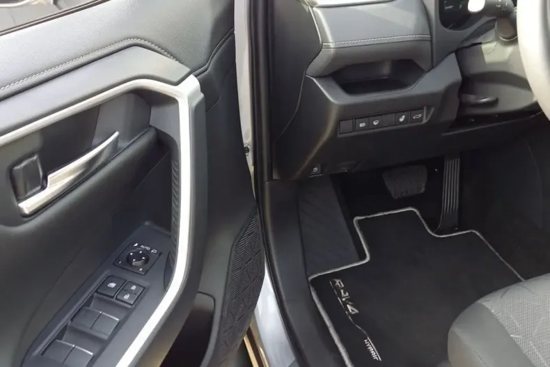 Toyota RAV4 din 2022 cu 55.450 km - oferta TOY199193 - foto 14