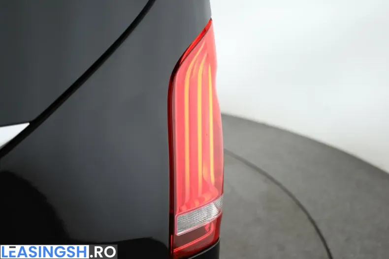 Mercedes-Benz V 300 (Clasa V) din 2023 cu 67.600 km - oferta MER199197 - foto 10
