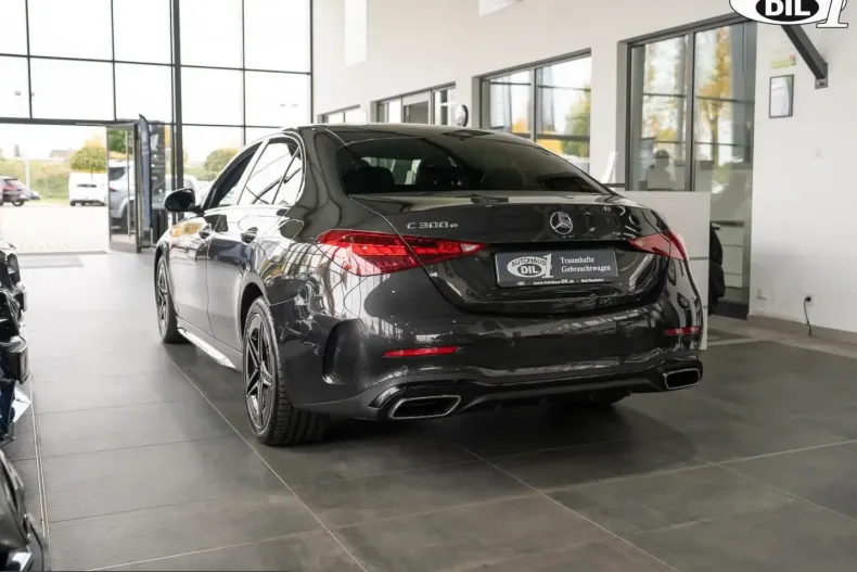 Mercedes-Benz C 300 (Clasa C) din 2022 cu 78.000 km - oferta MER199198 - foto 2