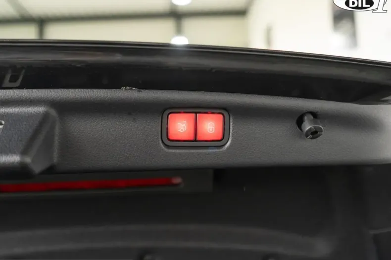 Mercedes-Benz C 300 (Clasa C) din 2022 cu 78.000 km - oferta MER199198 - foto 14