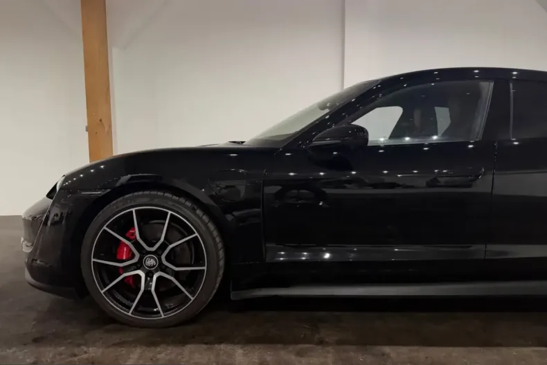 Porsche Taycan din 2022 cu 41.500 km - oferta POR199218 - foto 6