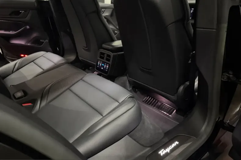 Porsche Taycan din 2022 cu 41.500 km - oferta POR199218 - foto 28