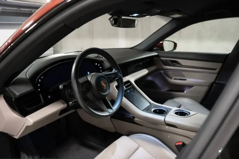 Porsche Taycan din 2022 cu 42.900 km - oferta POR199219 - foto 4