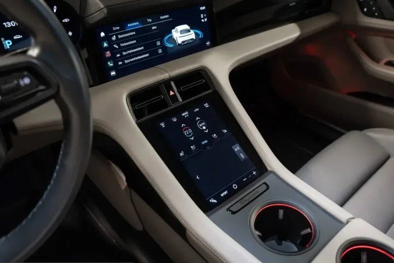 Porsche Taycan din 2022 cu 42.900 km - oferta POR199219 - foto 24