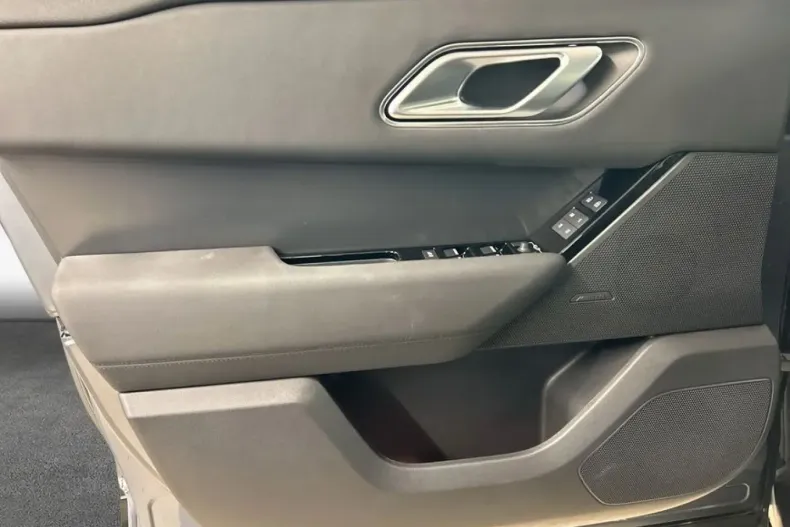 Land Rover Range Rover Velar din 2023 cu 40.162 km - oferta LAN199225 - foto 13