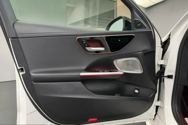 Mercedes-Benz C 300 (Clasa C) din 2022 cu 110.000 km - oferta MER199227 - foto 9