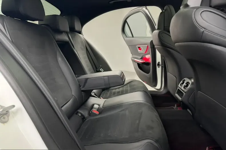 Mercedes-Benz C 300 (Clasa C) din 2022 cu 110.000 km - oferta MER199227 - foto 19