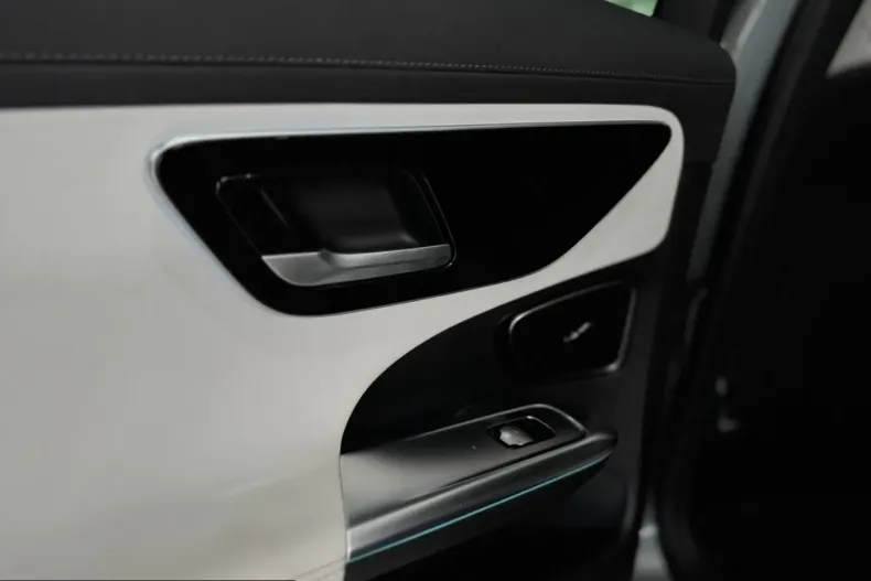 Mercedes-Benz C 200 (Clasa C) din 2022 cu 118.000 km - oferta MER199228 - foto 25