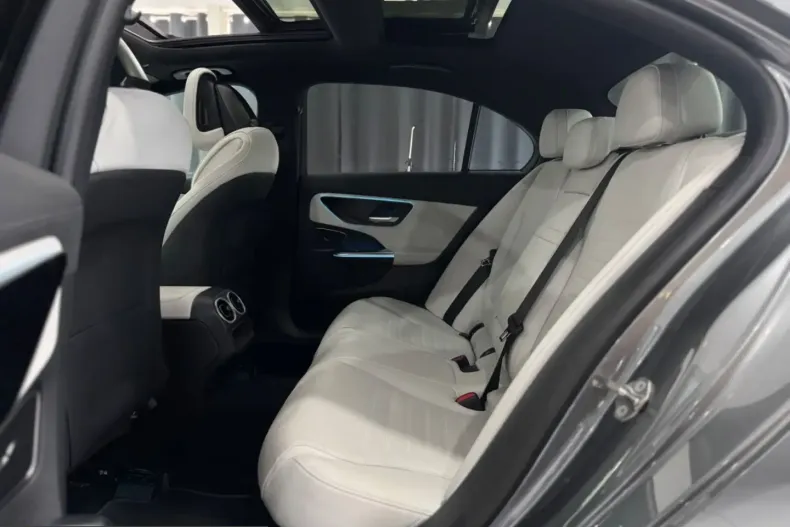 Mercedes-Benz C 200 (Clasa C) din 2022 cu 118.000 km - oferta MER199228 - foto 26