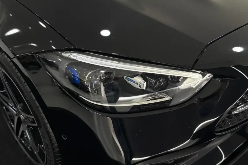 Mercedes-Benz C 300 (Clasa C) din 2022 cu 67.240 km - oferta MER199229 - foto 4