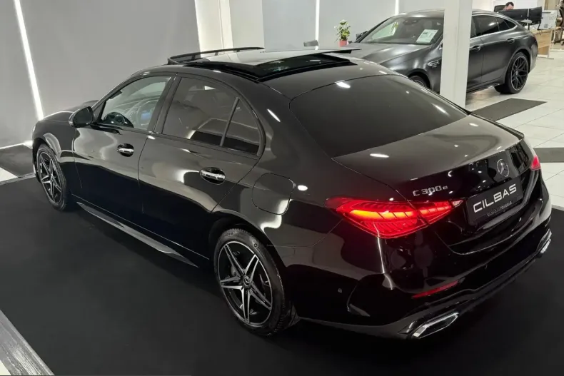 Mercedes-Benz C 300 (Clasa C) din 2022 cu 67.240 km - oferta MER199229 - foto 11