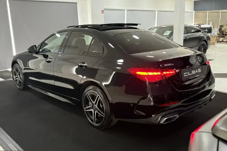 Mercedes-Benz C 300 (Clasa C) din 2022 cu 67.240 km - oferta MER199229 - foto 12