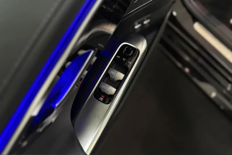 Mercedes-Benz C 300 (Clasa C) din 2022 cu 67.240 km - oferta MER199229 - foto 14