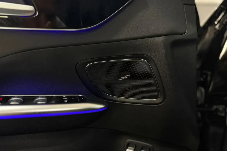 Mercedes-Benz C 300 (Clasa C) din 2022 cu 67.240 km - oferta MER199229 - foto 29