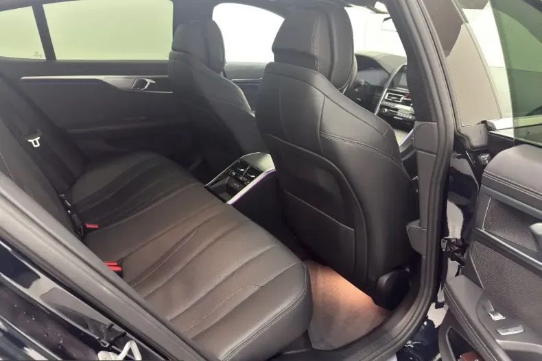 BMW M850 (Seria 8) din 2021 cu 41.801 km - oferta BMW199232 - foto 44