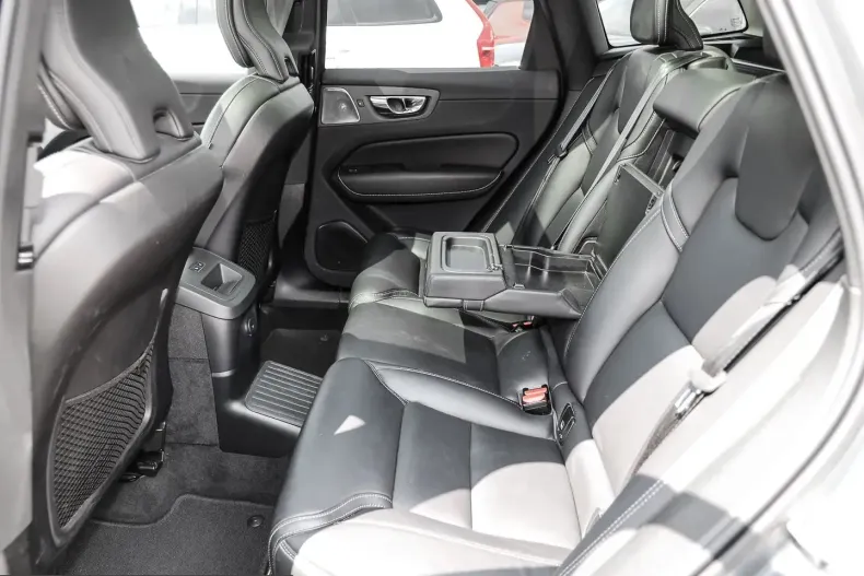 Volvo XC60 din 2021 cu 67.180 km - oferta VOL199241 - foto 14