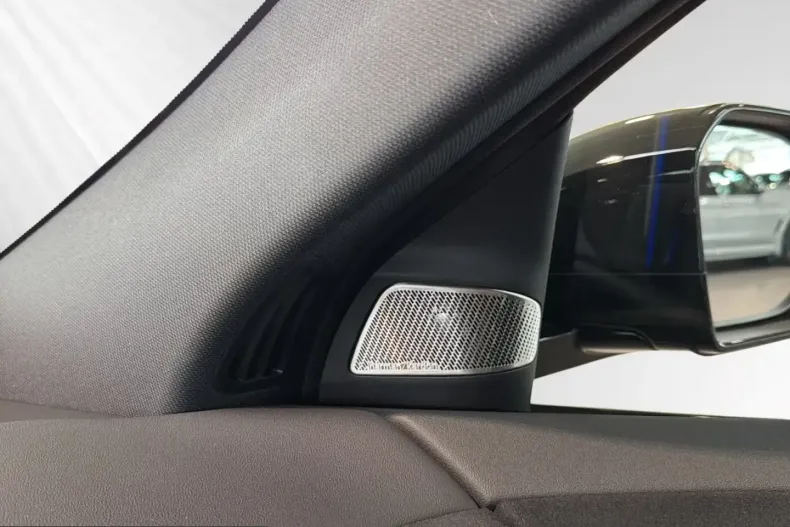 BMW iX3 (Seria X) din 2026 cu 4.000 km - oferta BMW199242 - foto 10