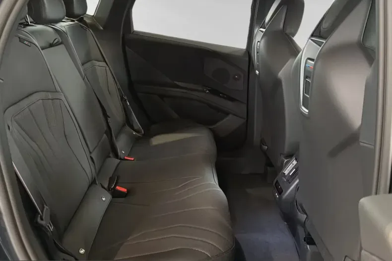 BMW iX3 (Seria X) din 2026 cu 4.000 km - oferta BMW199242 - foto 14