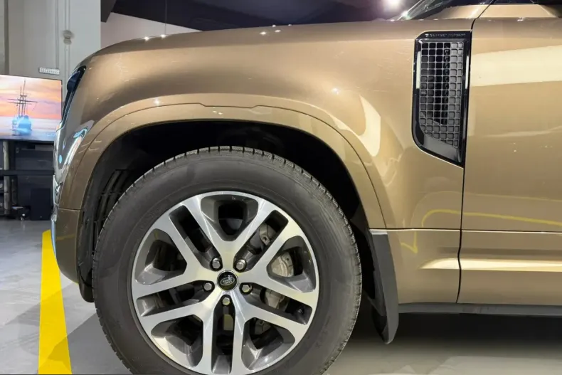 Land Rover Defender din 2024 cu 45.000 km - oferta LAN199244 - foto 5