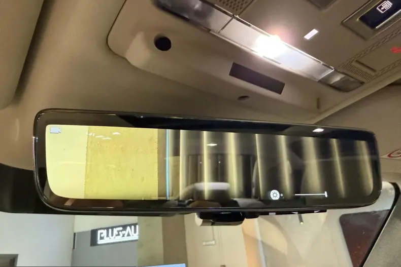 Land Rover Defender din 2024 cu 45.000 km - oferta LAN199244 - foto 14