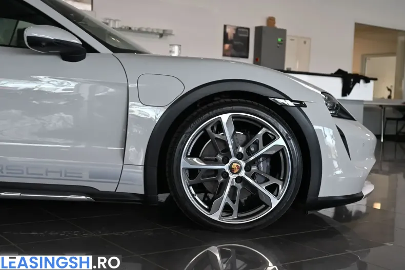 Porsche Taycan din 2022 cu 41.137 km - oferta POR199251 - foto 29